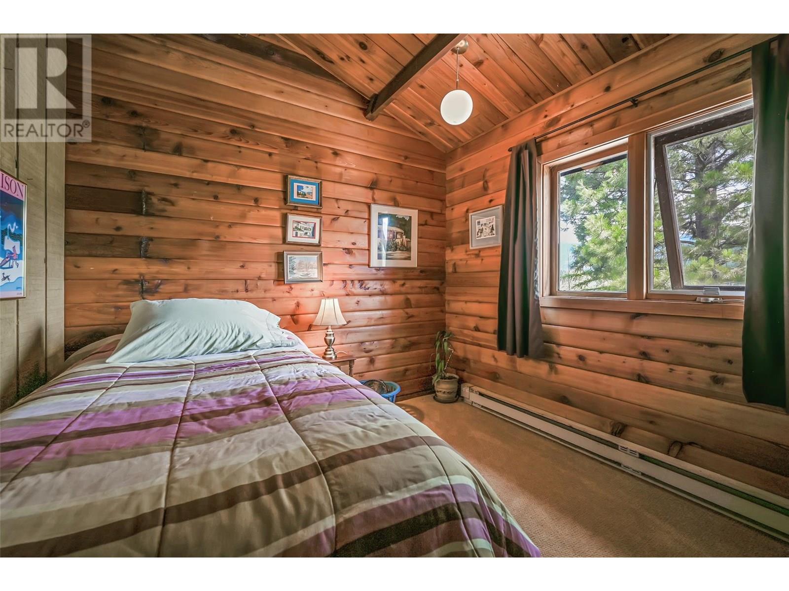 2384 Ruault Road, Invermere, BC - Indoor Photo Showing Bedroom