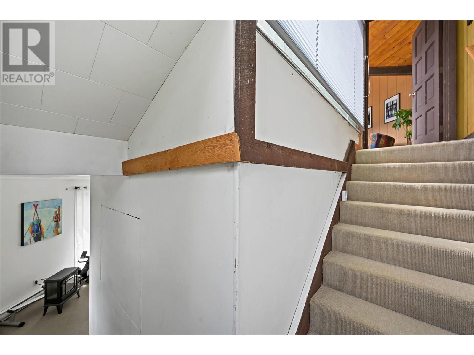 2384 Ruault Road, Invermere, BC - Indoor Photo Showing Other Room