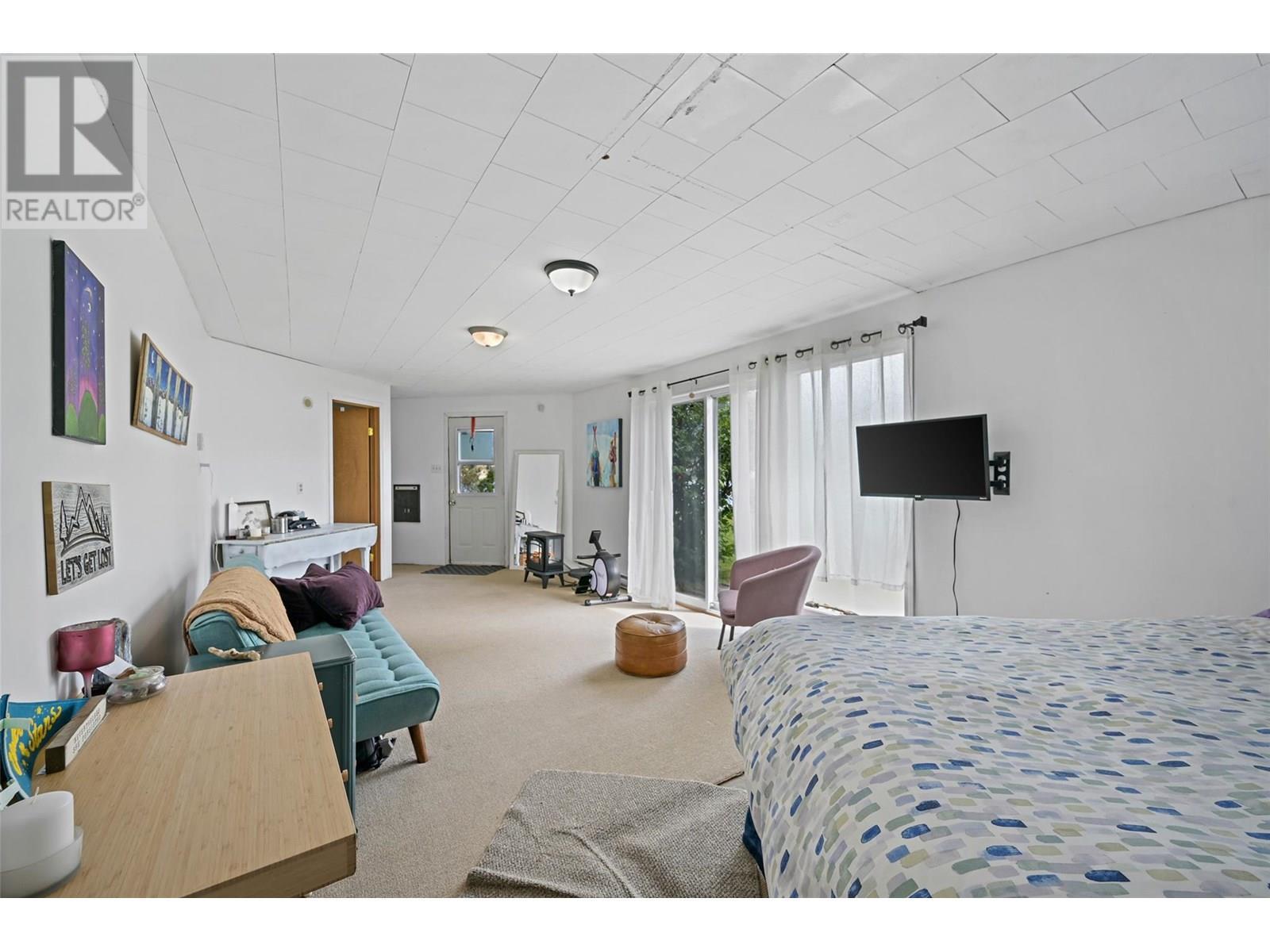 2384 Ruault Road, Invermere, BC - Indoor Photo Showing Bedroom