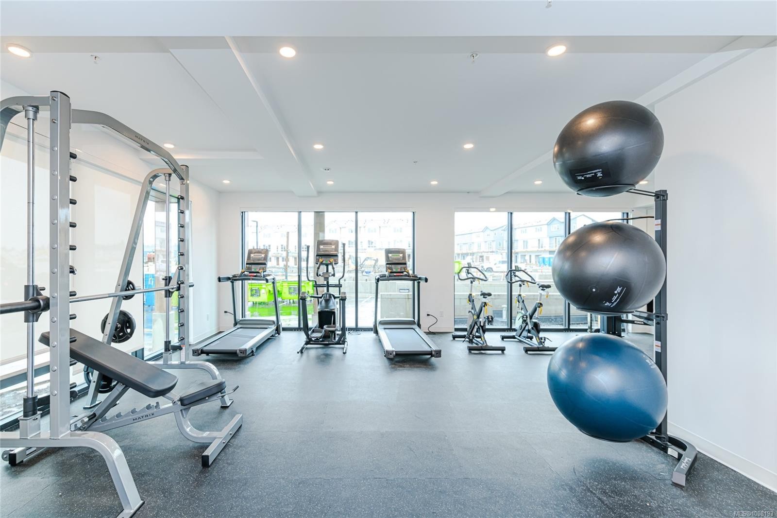 102-3564 A Ryder Hesjedal Way, Colwood, BC - Indoor Photo Showing Gym Room