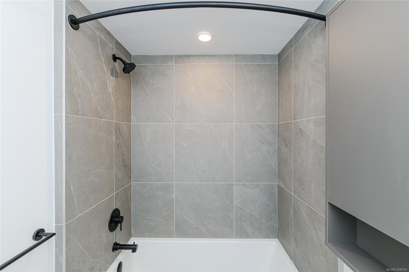 102-3564 A Ryder Hesjedal Way, Colwood, BC - Indoor Photo Showing Bathroom