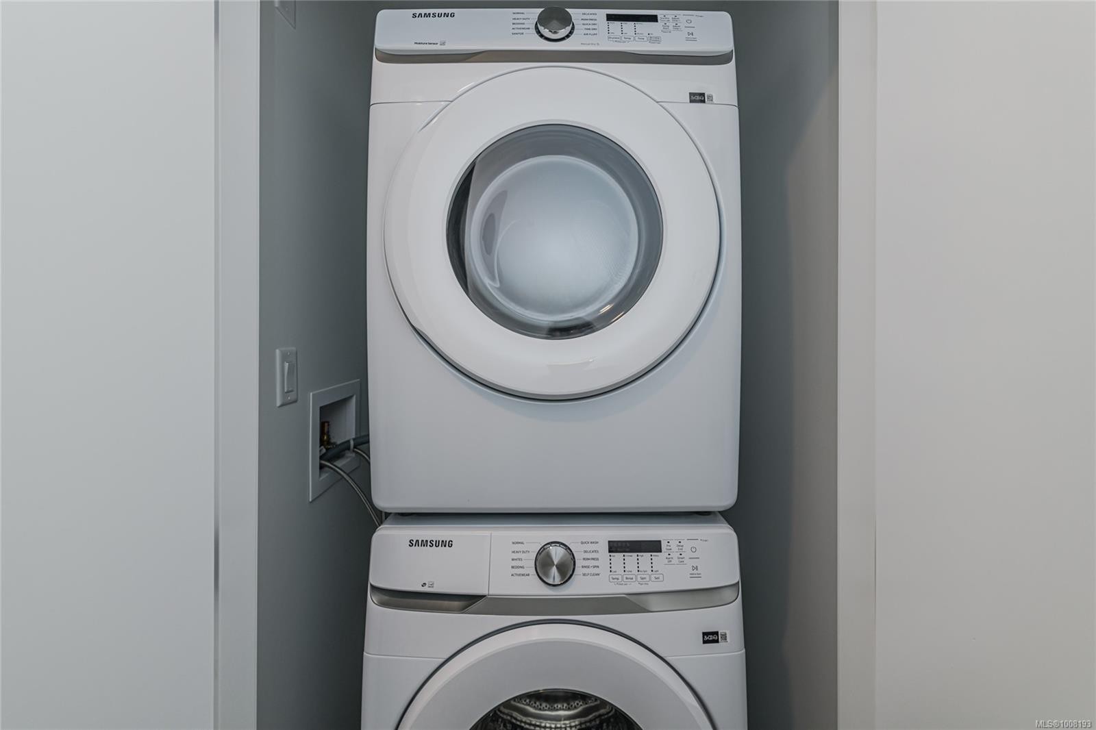 102-3564 A Ryder Hesjedal Way, Colwood, BC - Indoor Photo Showing Laundry Room