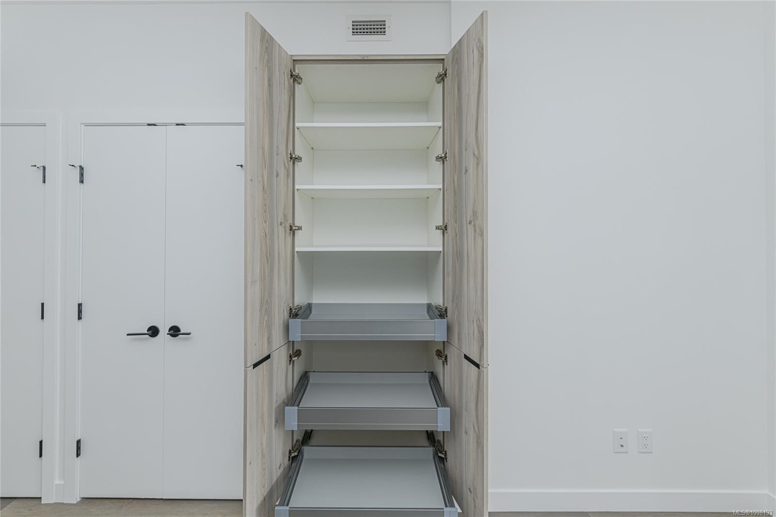 102-3564 A Ryder Hesjedal Way, Colwood, BC - Indoor