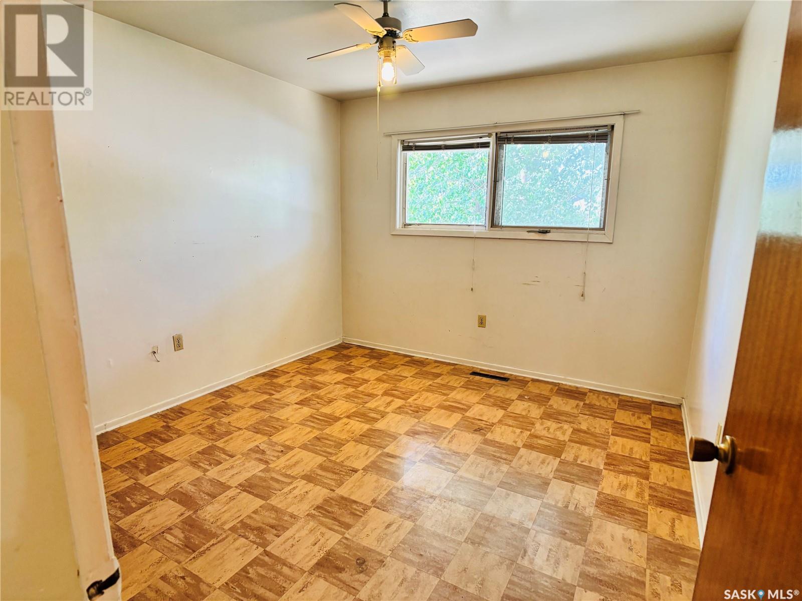 111 Stephens Street, Gainsborough, SK - Indoor Photo Showing Other Room