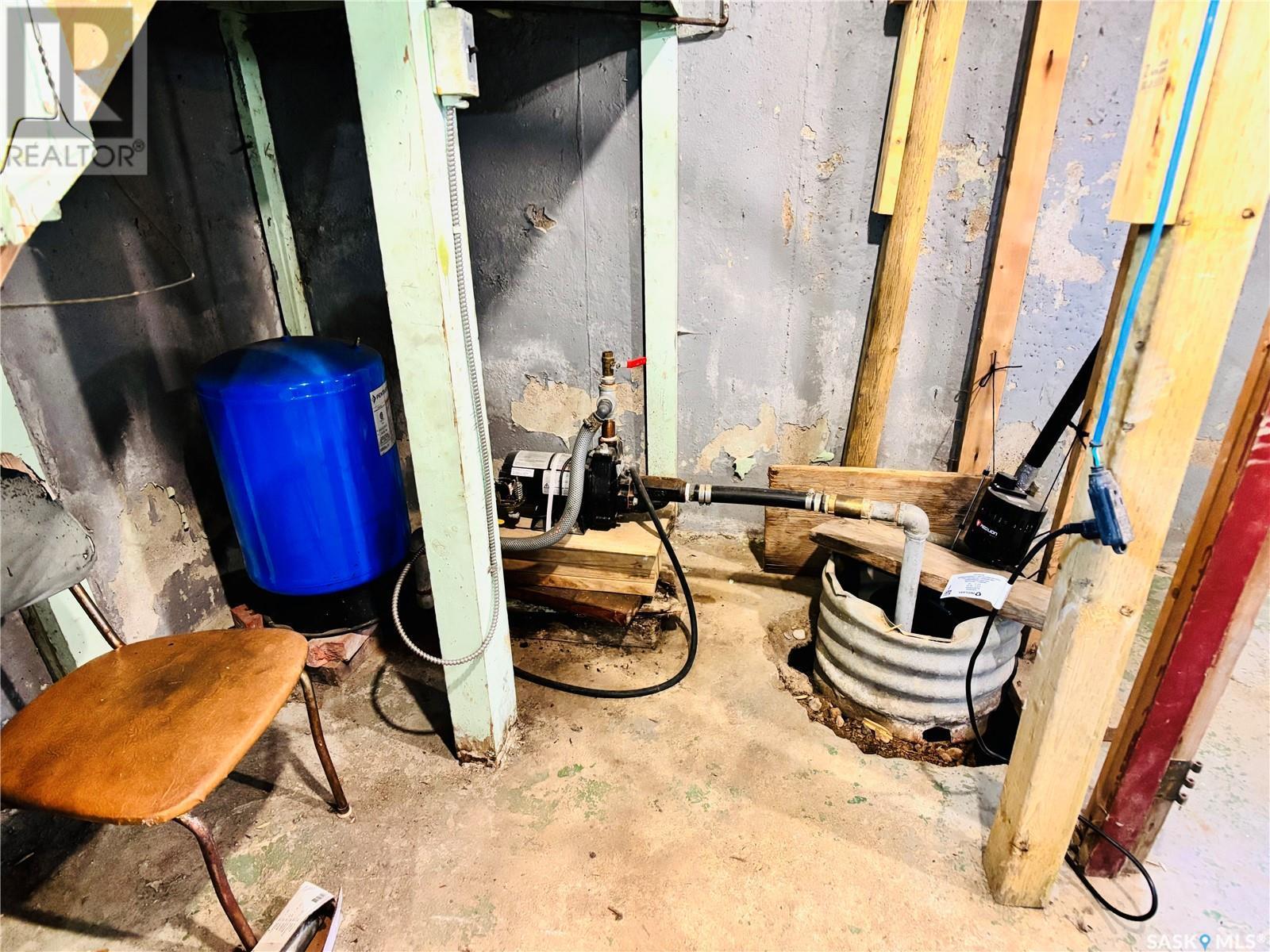 111 Stephens Street, Gainsborough, SK - Indoor