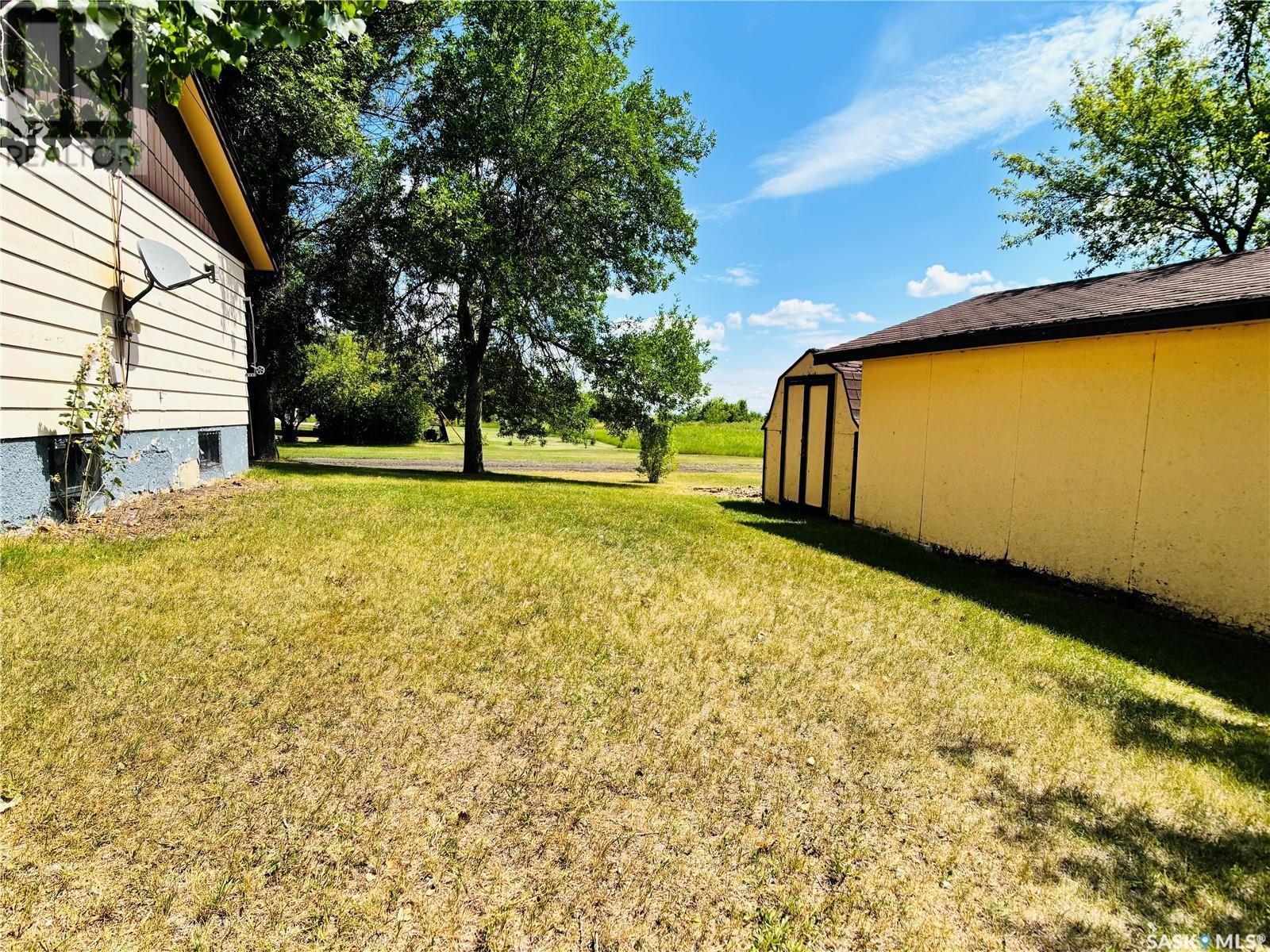 111 Stephens Street, Gainsborough, SK - Outdoor