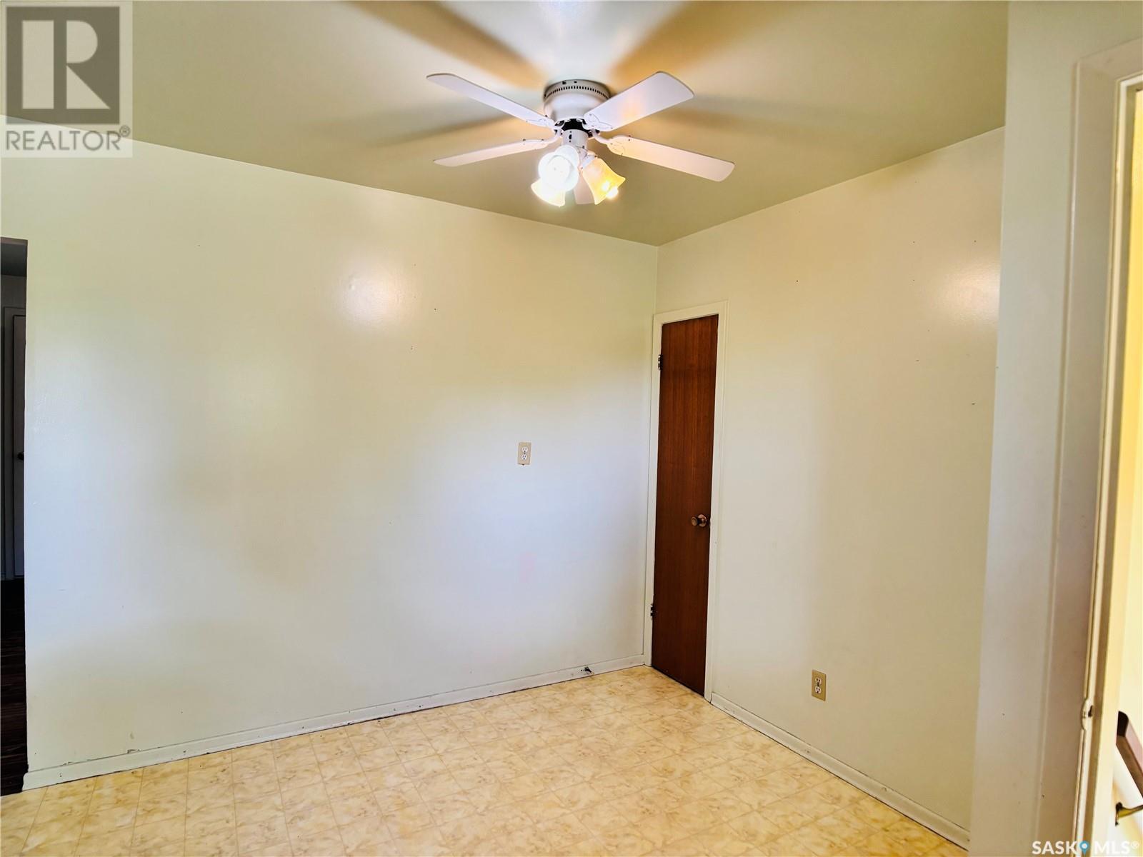 111 Stephens Street, Gainsborough, SK - Indoor Photo Showing Other Room