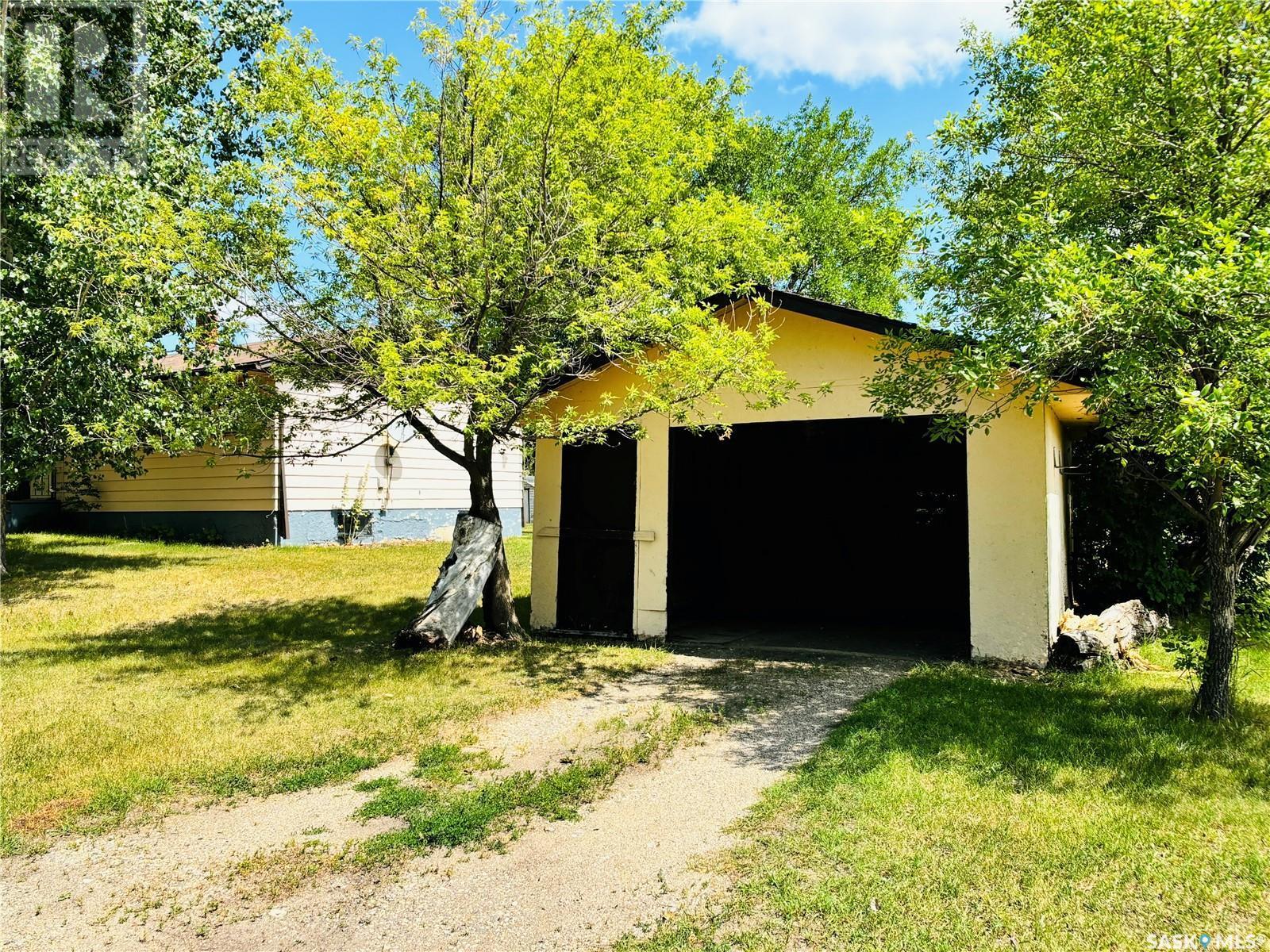111 Stephens Street, Gainsborough, SK - Outdoor