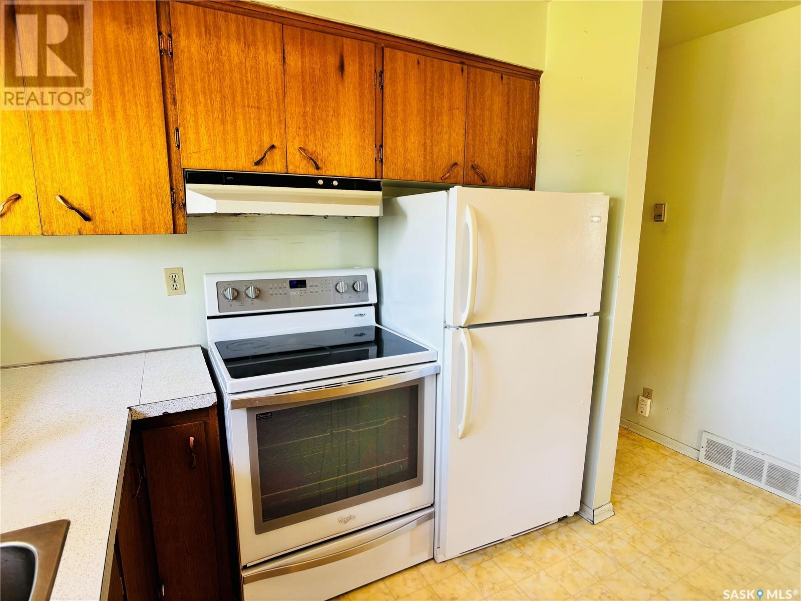 111 Stephens Street, Gainsborough, SK - Indoor Photo Showing Kitchen