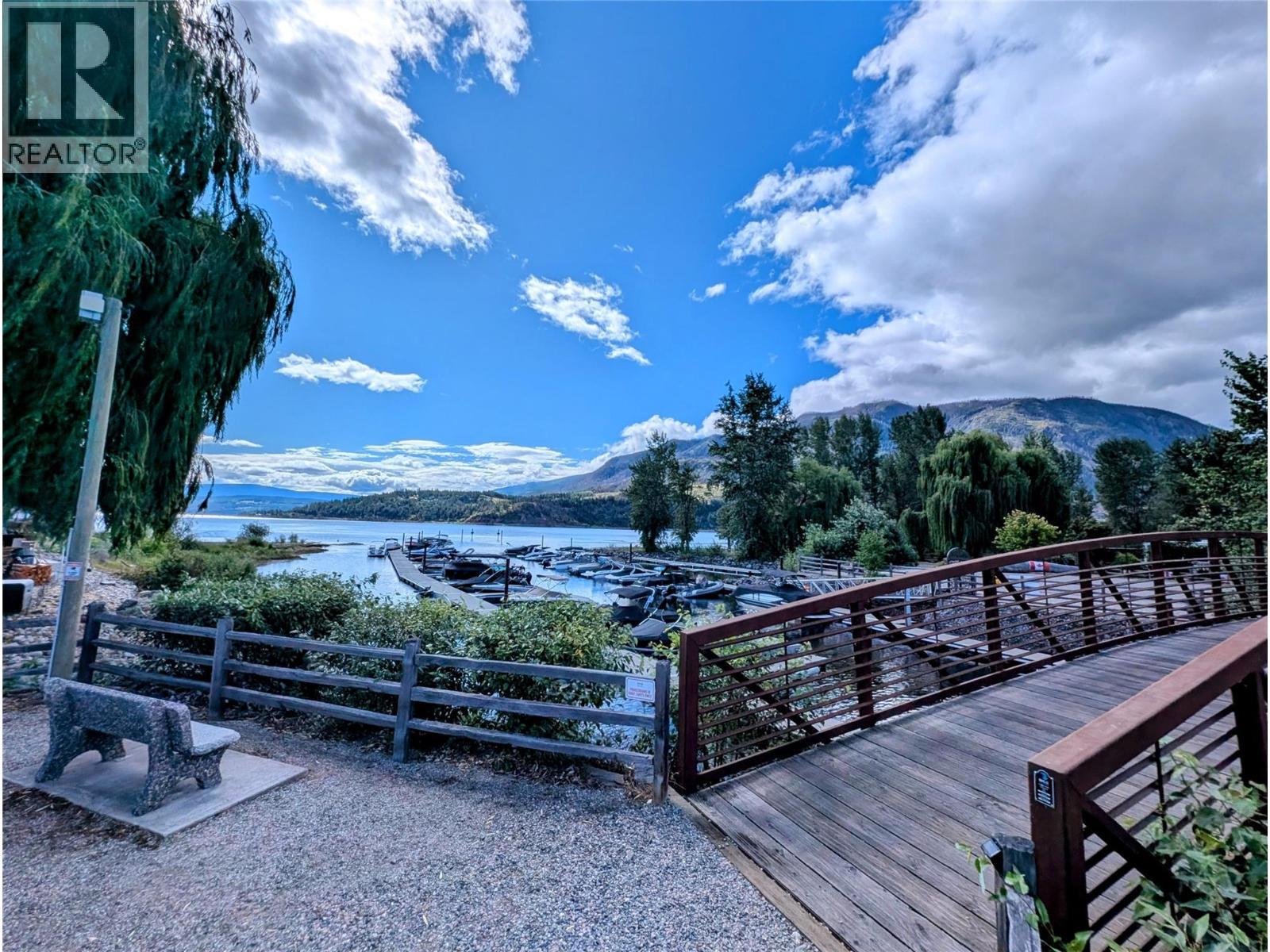 27 Cottonwood Drive, Lee Creek, BC