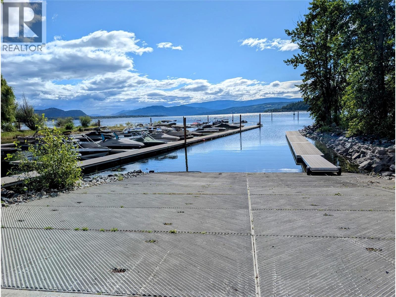 27 Cottonwood Drive, Lee Creek, BC