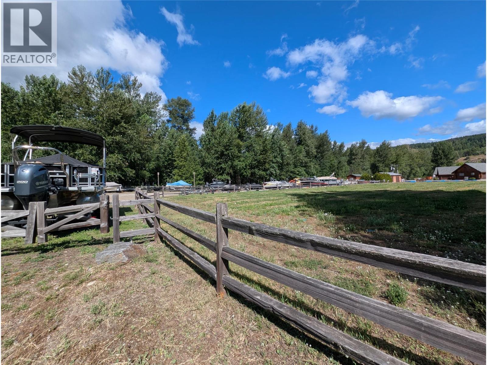 27 Cottonwood Drive, Lee Creek, BC