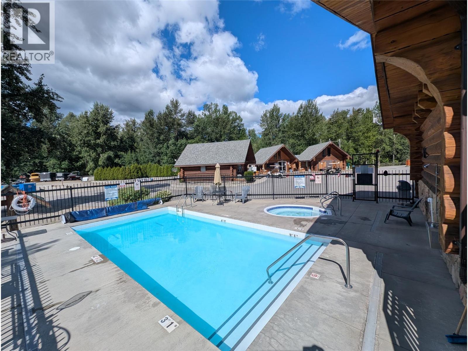 27 Cottonwood Drive, Lee Creek, BC