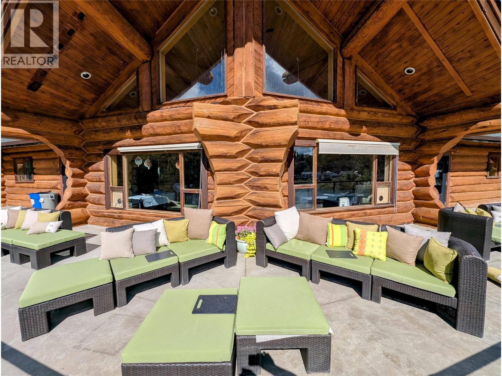 27 Cottonwood Drive, Lee Creek, BC