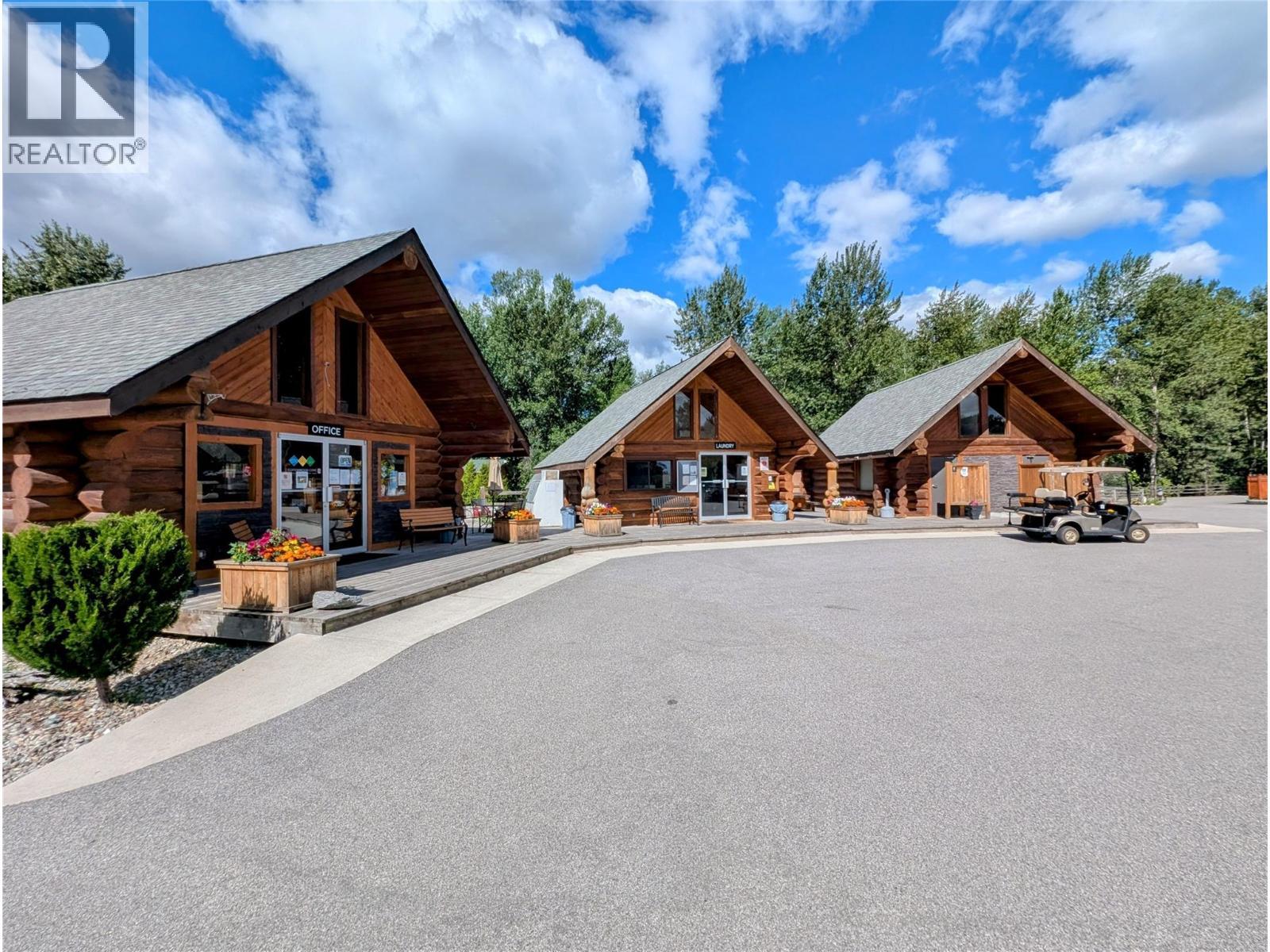 27 Cottonwood Drive, Lee Creek, BC