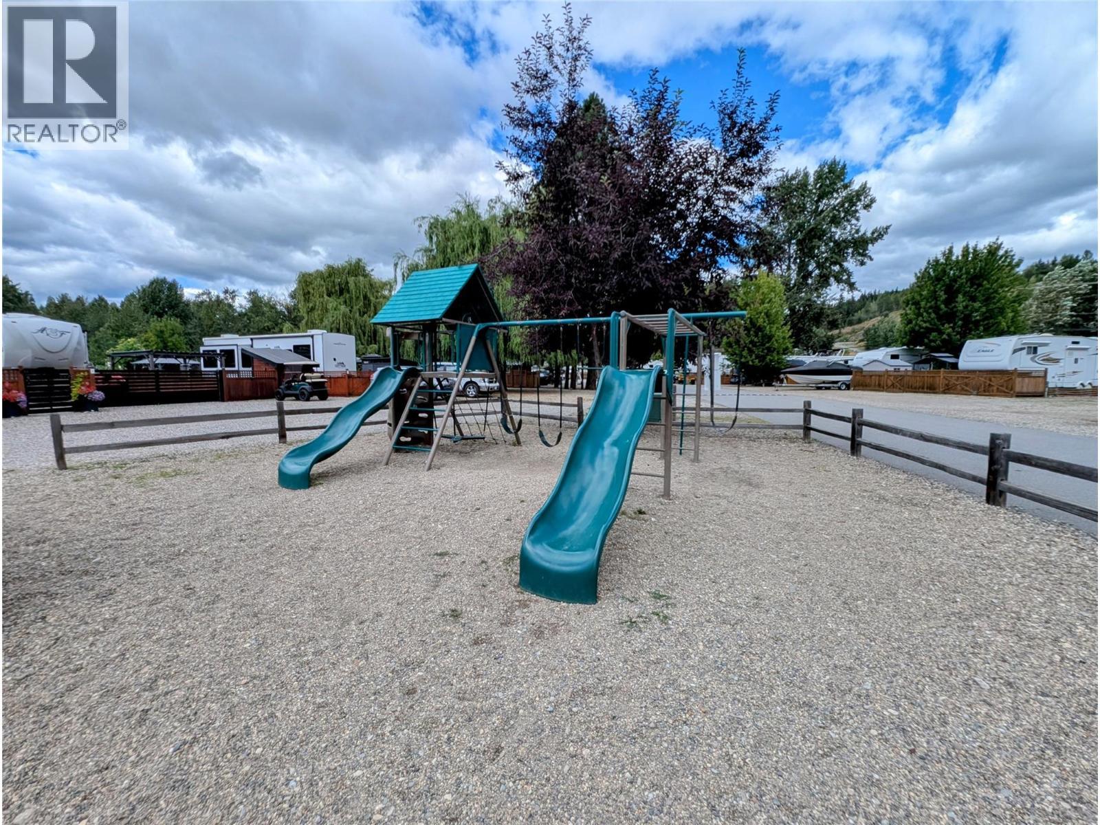 27 Cottonwood Drive, Lee Creek, BC