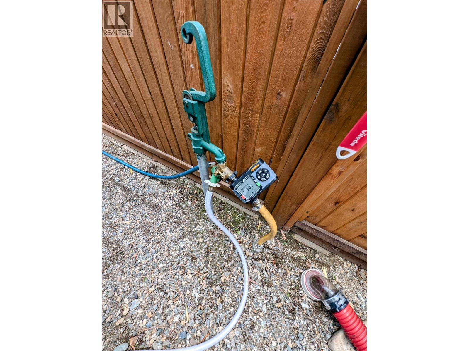 27 Cottonwood Drive, Lee Creek, BC