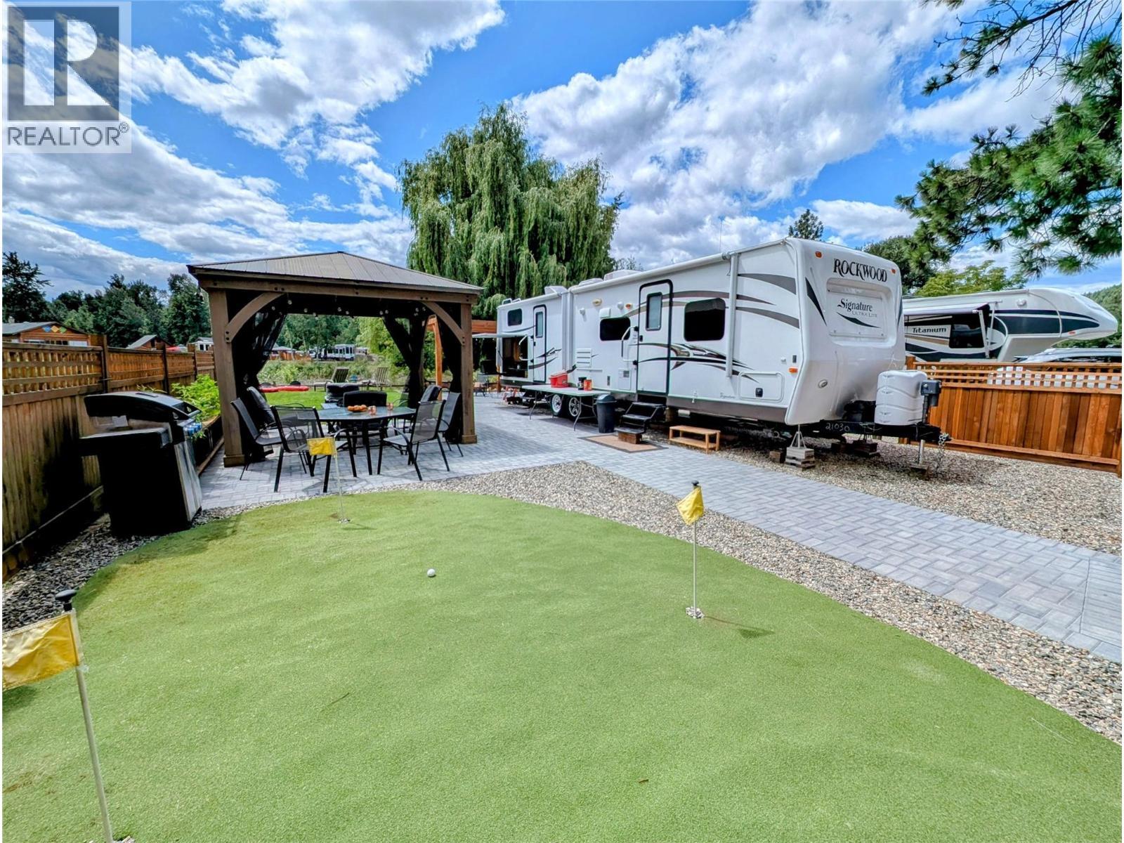 27 Cottonwood Drive, Lee Creek, BC