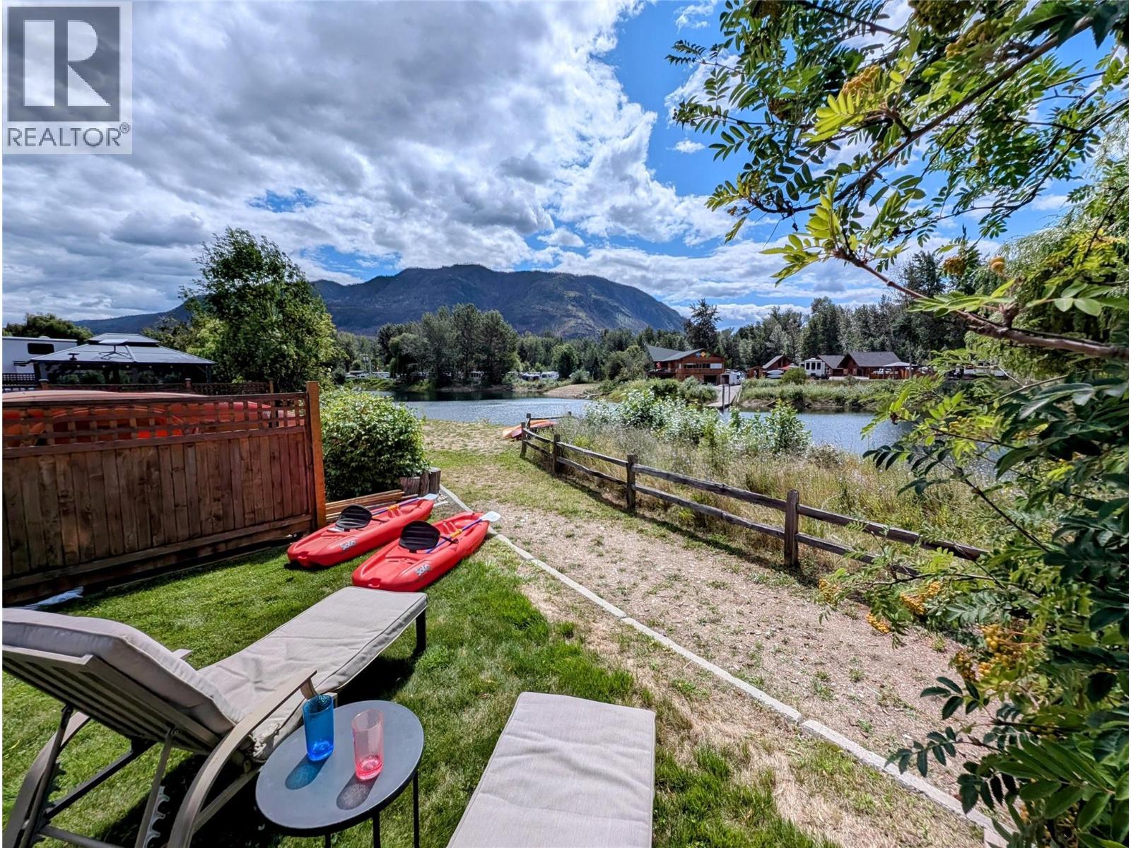 27 Cottonwood Drive, Lee Creek, BC