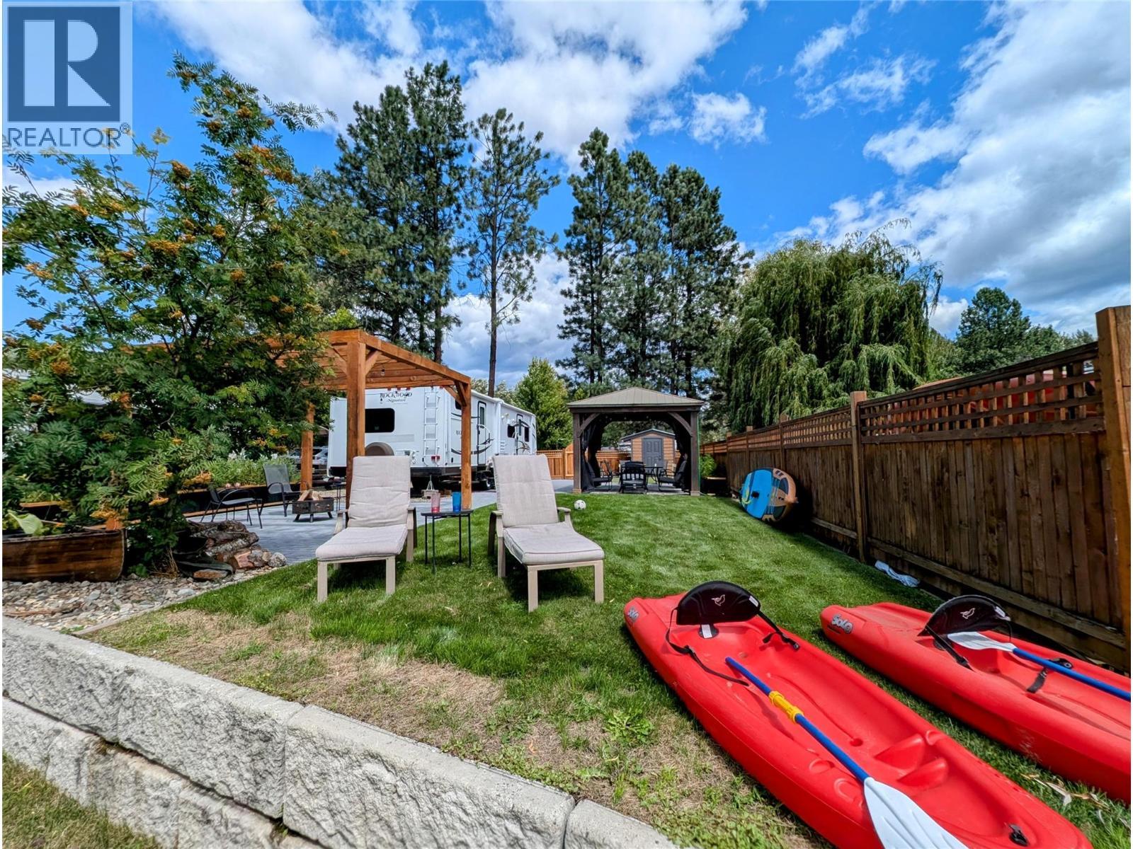 27 Cottonwood Drive, Lee Creek, BC