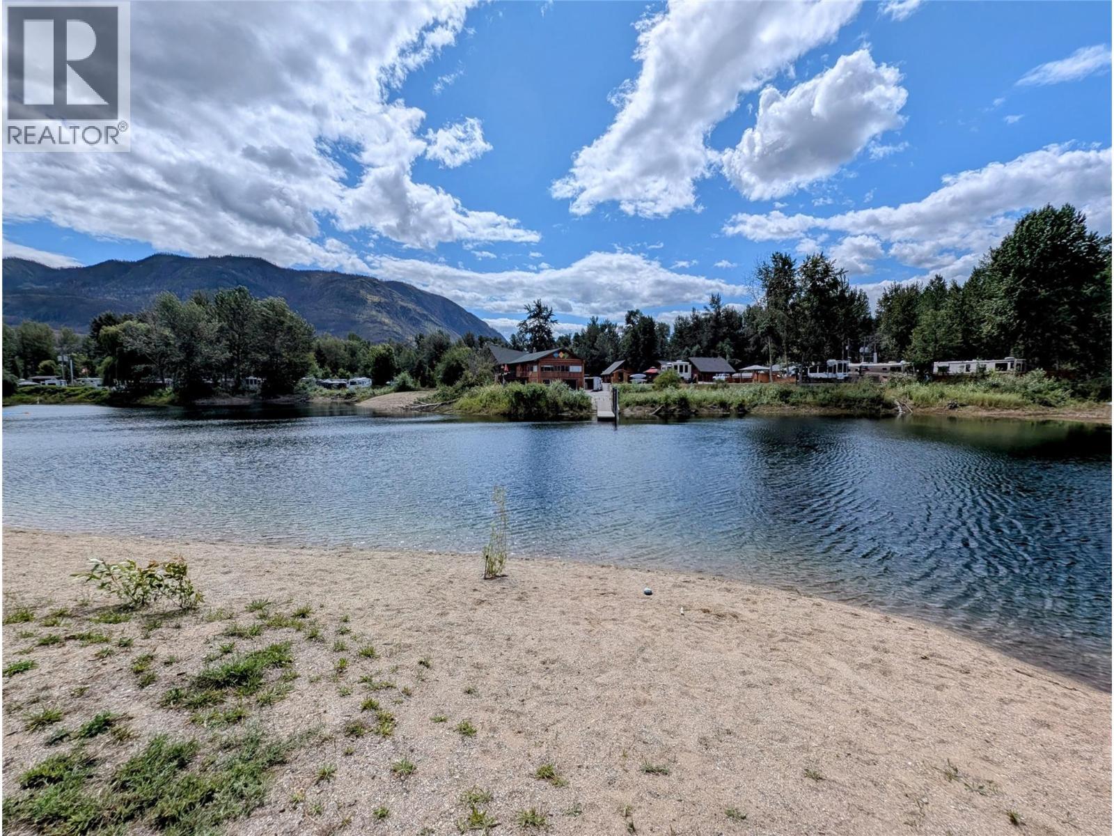 27 Cottonwood Drive, Lee Creek, BC