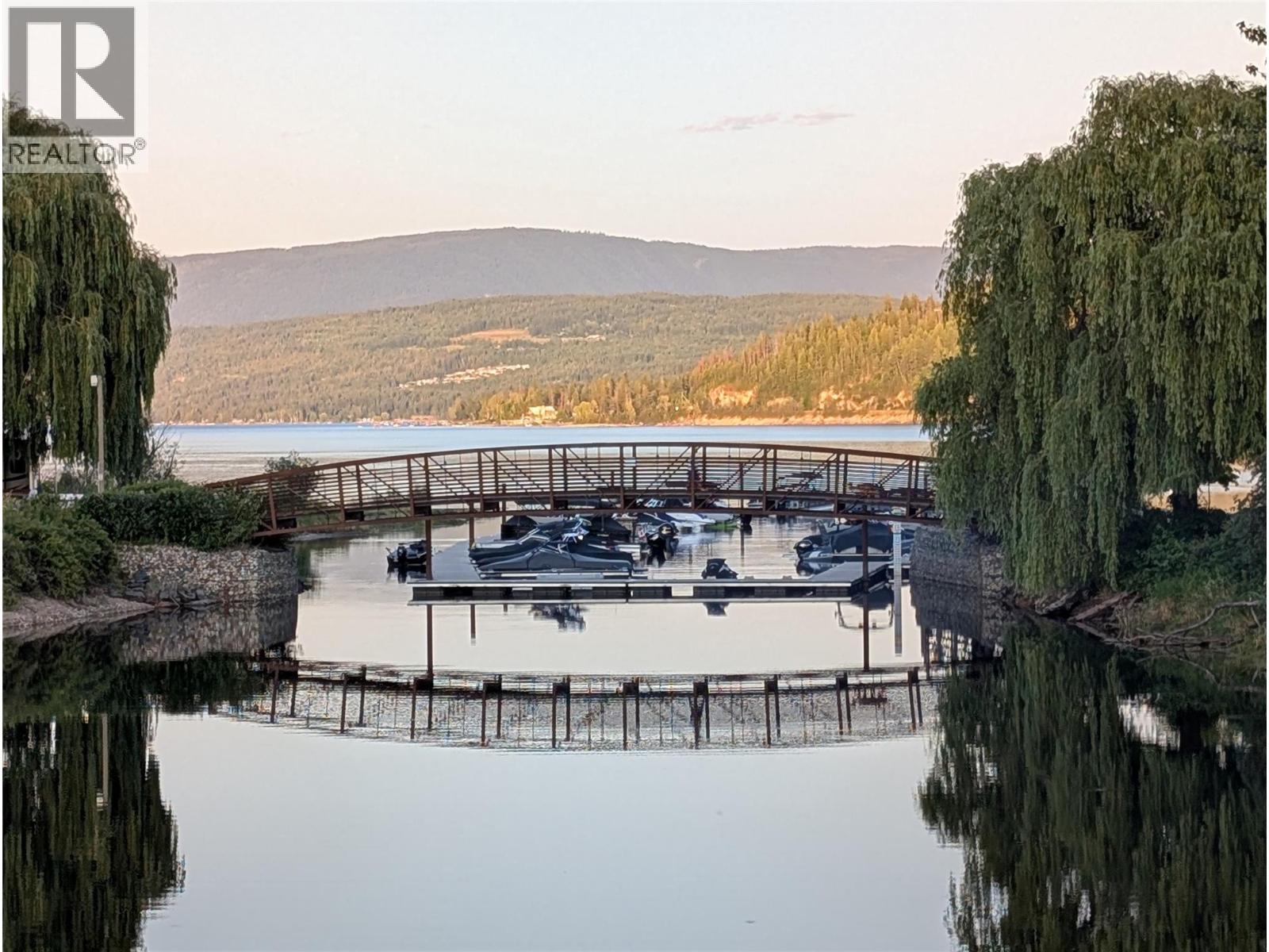 27 Cottonwood Drive, Lee Creek, BC