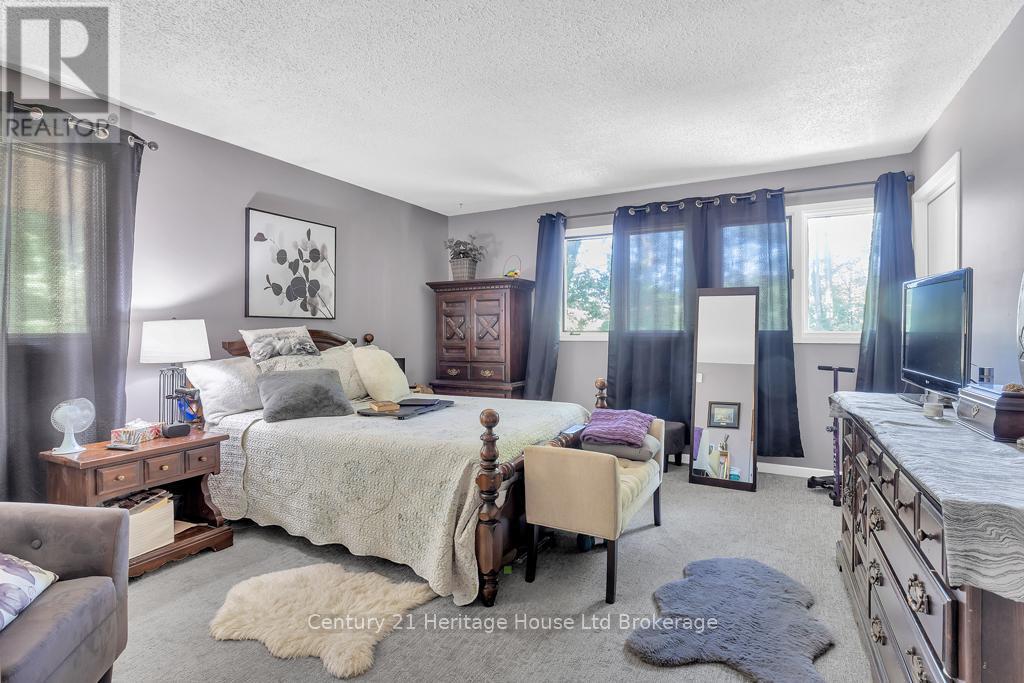 841 2Nd Concession Road, Norfolk, ON - Indoor Photo Showing Bedroom