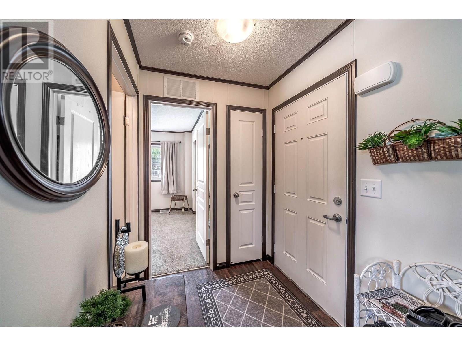 50 208 8Th Street, 100 Mile House, BC - Indoor Photo Showing Other Room