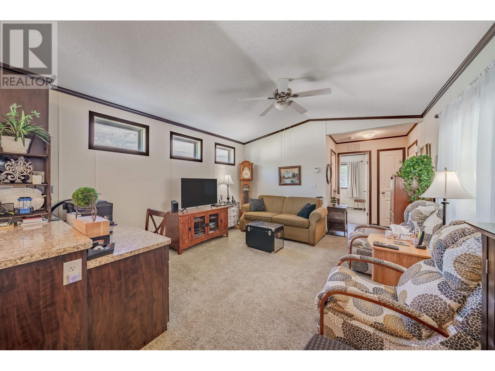 50 208 8Th Street, 100 Mile House, BC - Indoor