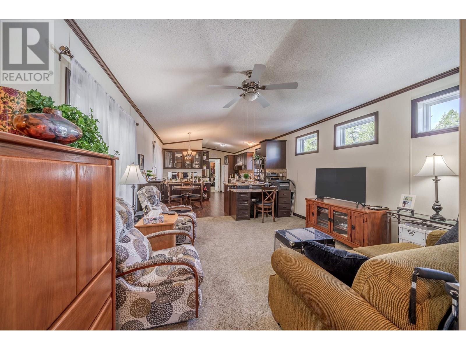 50 208 8Th Street, 100 Mile House, BC - Indoor