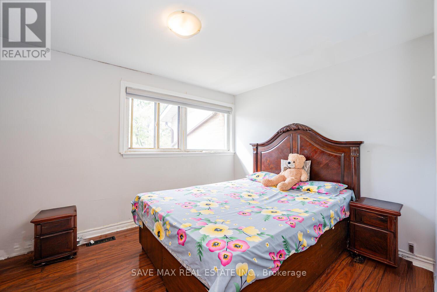 153 Fleetwood Crescent, Brampton, ON - Indoor Photo Showing Bedroom