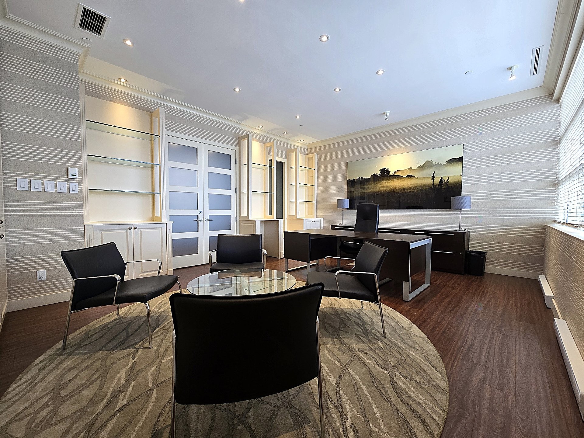 Secretary office - 4629 Rue Louis-B.-Mayer, Laval (Chomedey), QC - Indoor