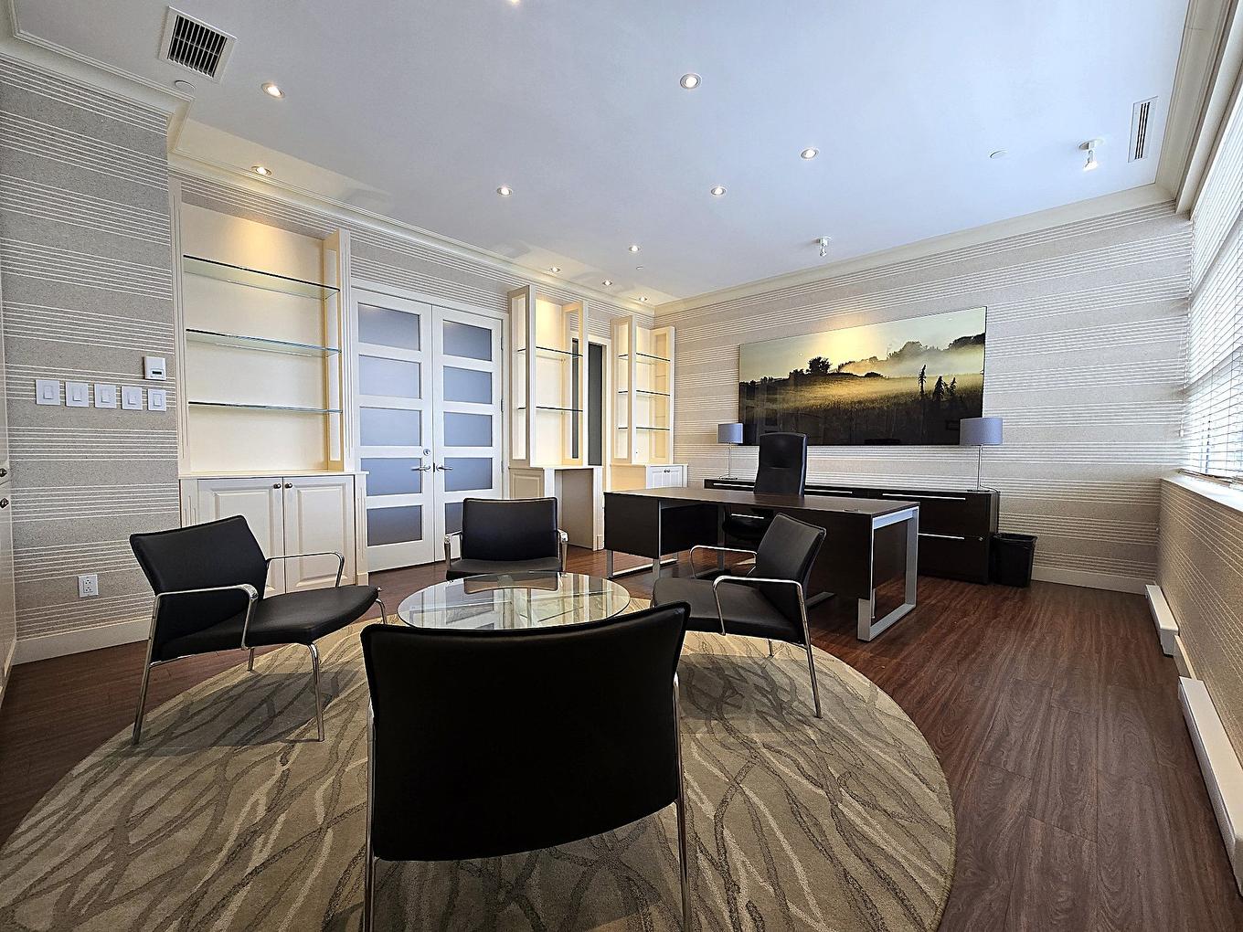 Secretaries' office - 4629 Rue Louis-B.-Mayer, Laval (Chomedey), QC