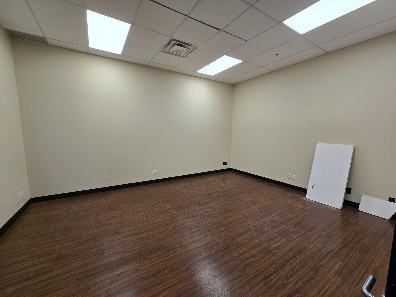 Office - 4629 Rue Louis-B.-Mayer, Laval (Chomedey), QC