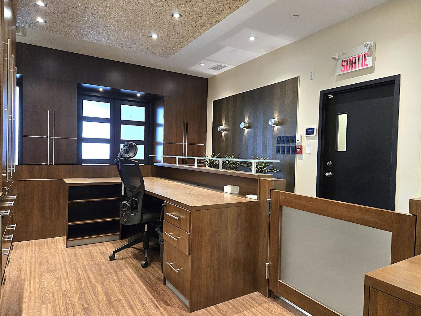 Reception area - 4629 Rue Louis-B.-Mayer, Laval (Chomedey), QC