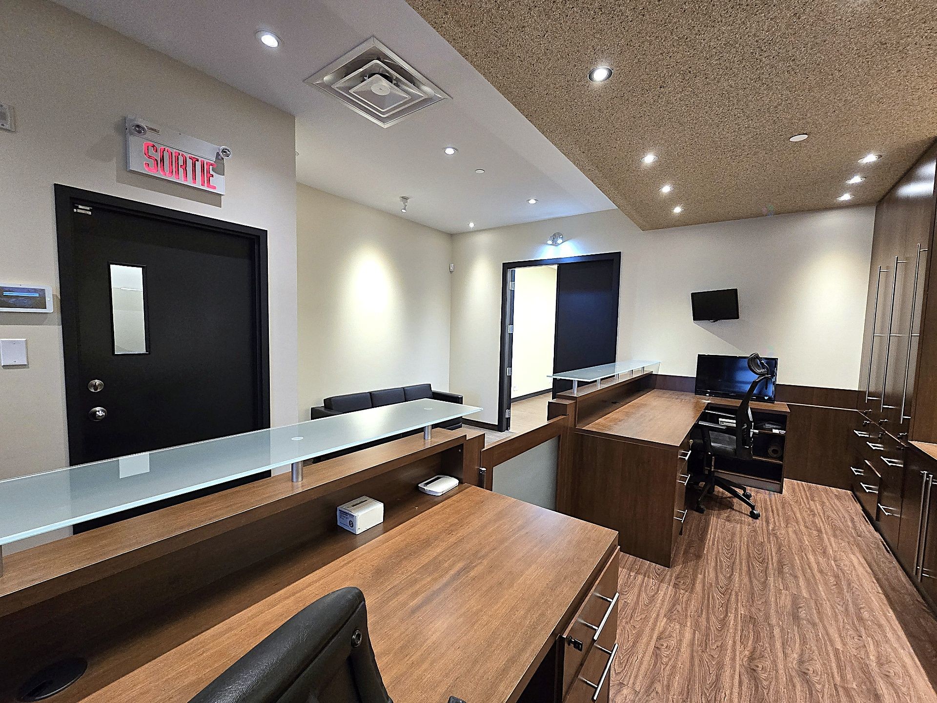 Reception - 4629 Rue Louis-B.-Mayer, Laval (Chomedey), QC - Indoor