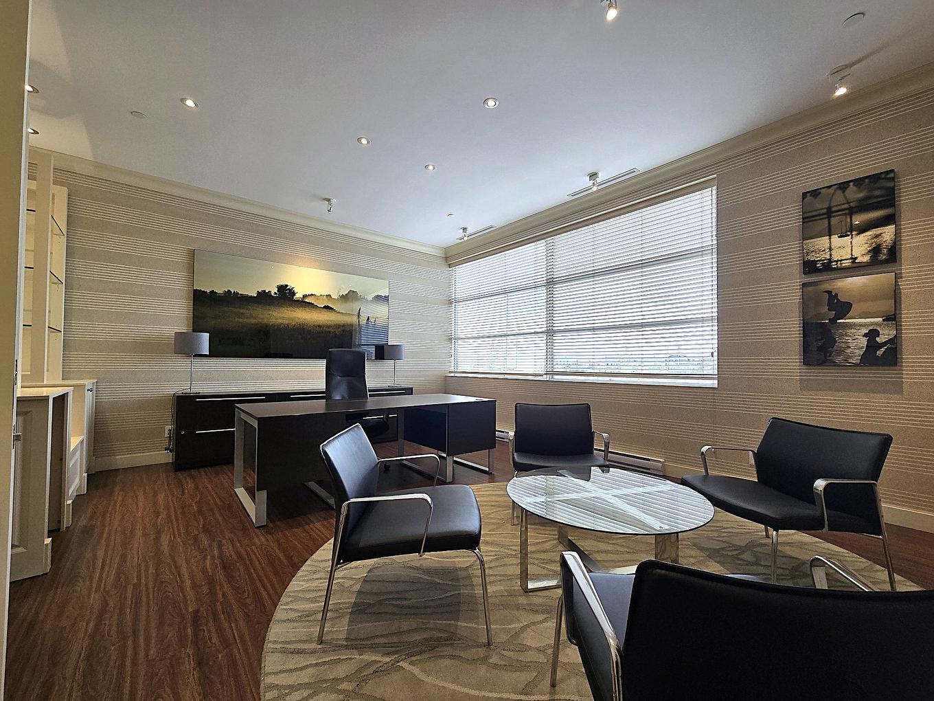 Secretaries' office - 4629 Rue Louis-B.-Mayer, Laval (Chomedey), QC