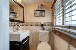 Powder room -