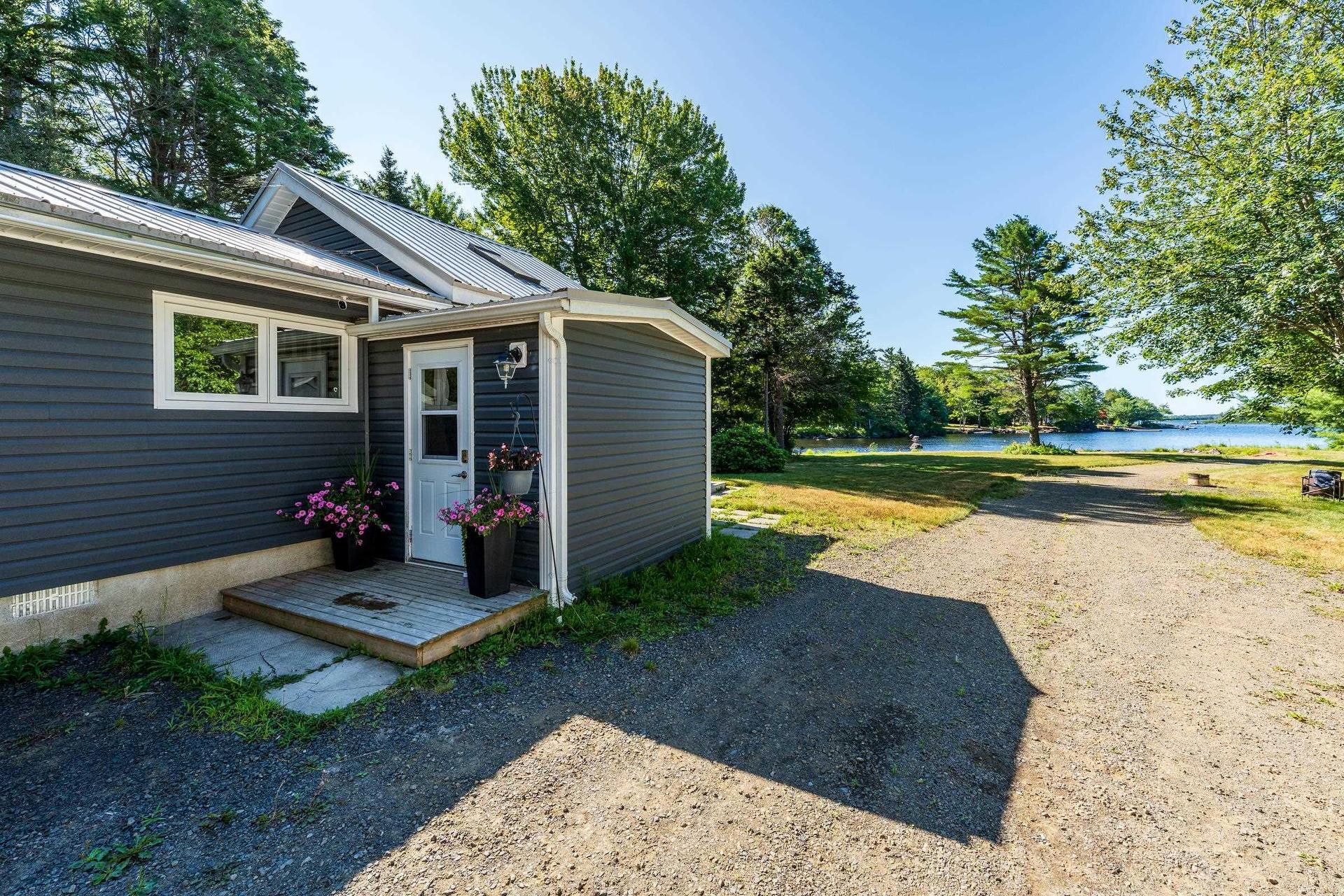 412 Double Lake Road, North Range, NS