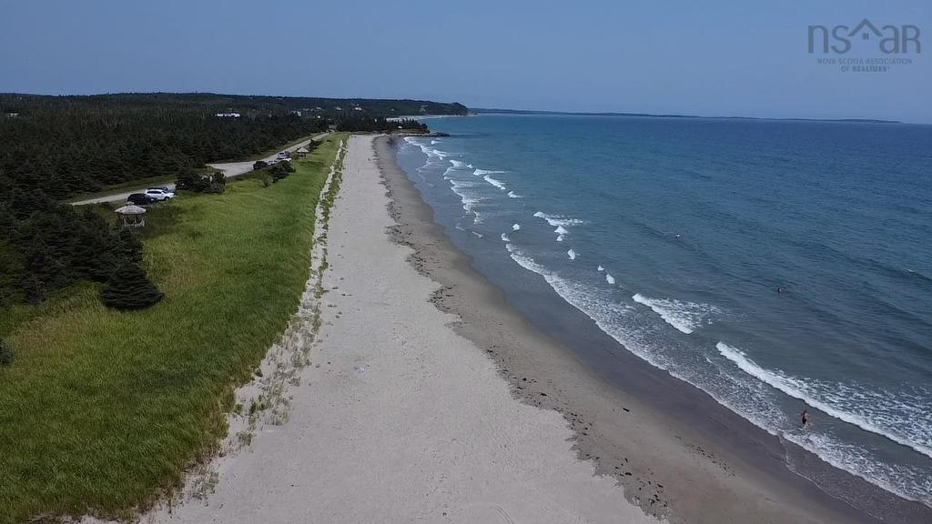 31 Kaakwogook Way, Clam Bay, NS