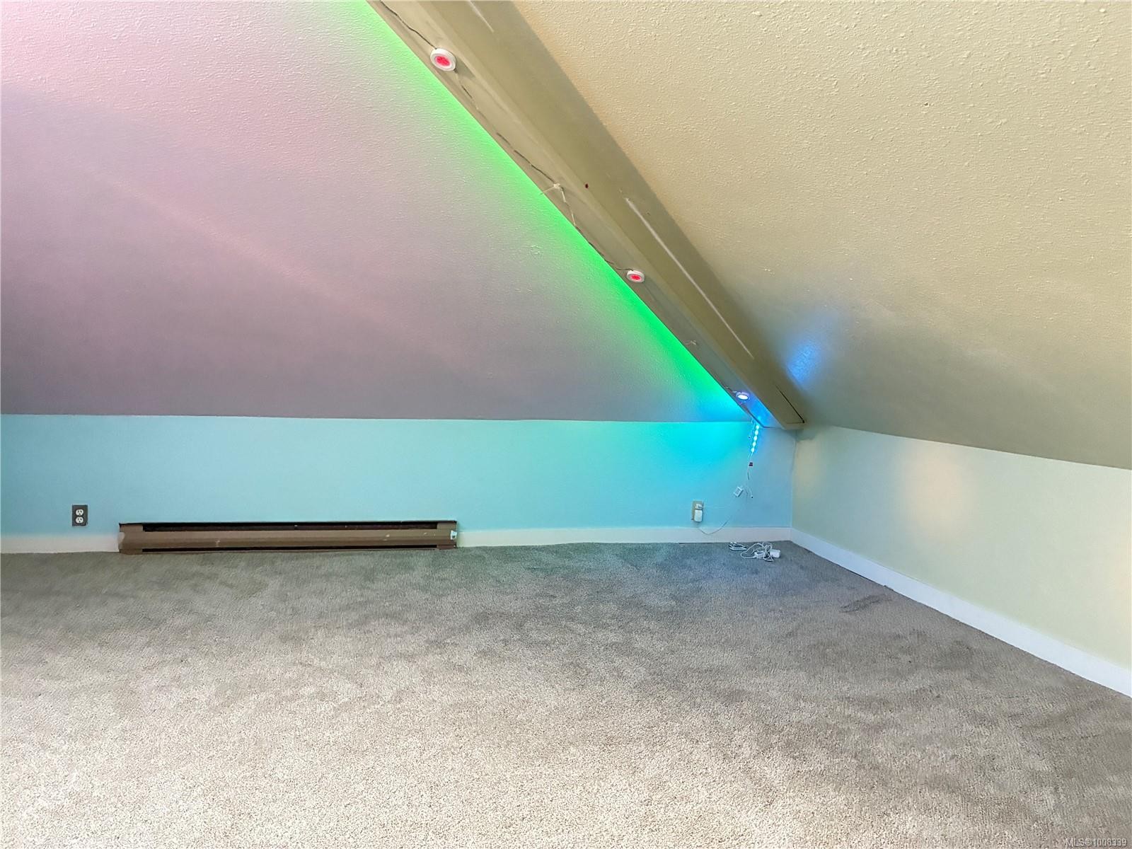 499D-4678 Elk Lake Dr, Saanich, BC - Indoor Photo Showing Other Room