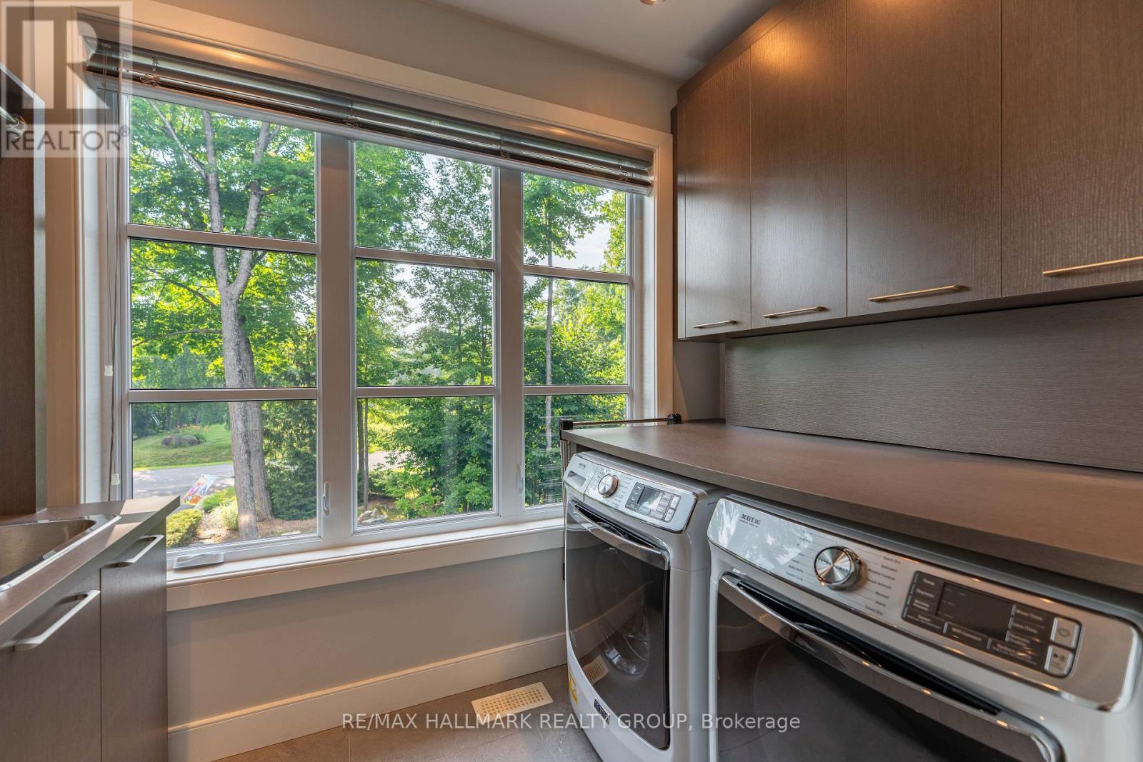39 Jacquot Street, Champlain, ON - Indoor Photo Showing Laundry Room