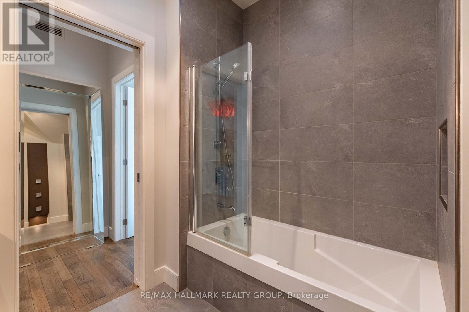 39 Jacquot Street, Champlain, ON - Indoor Photo Showing Bathroom