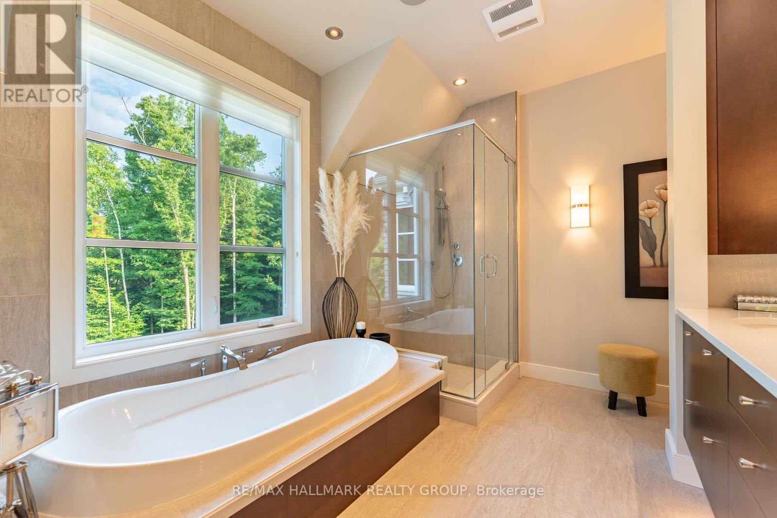 39 Jacquot Street, Champlain, ON - Indoor Photo Showing Bathroom