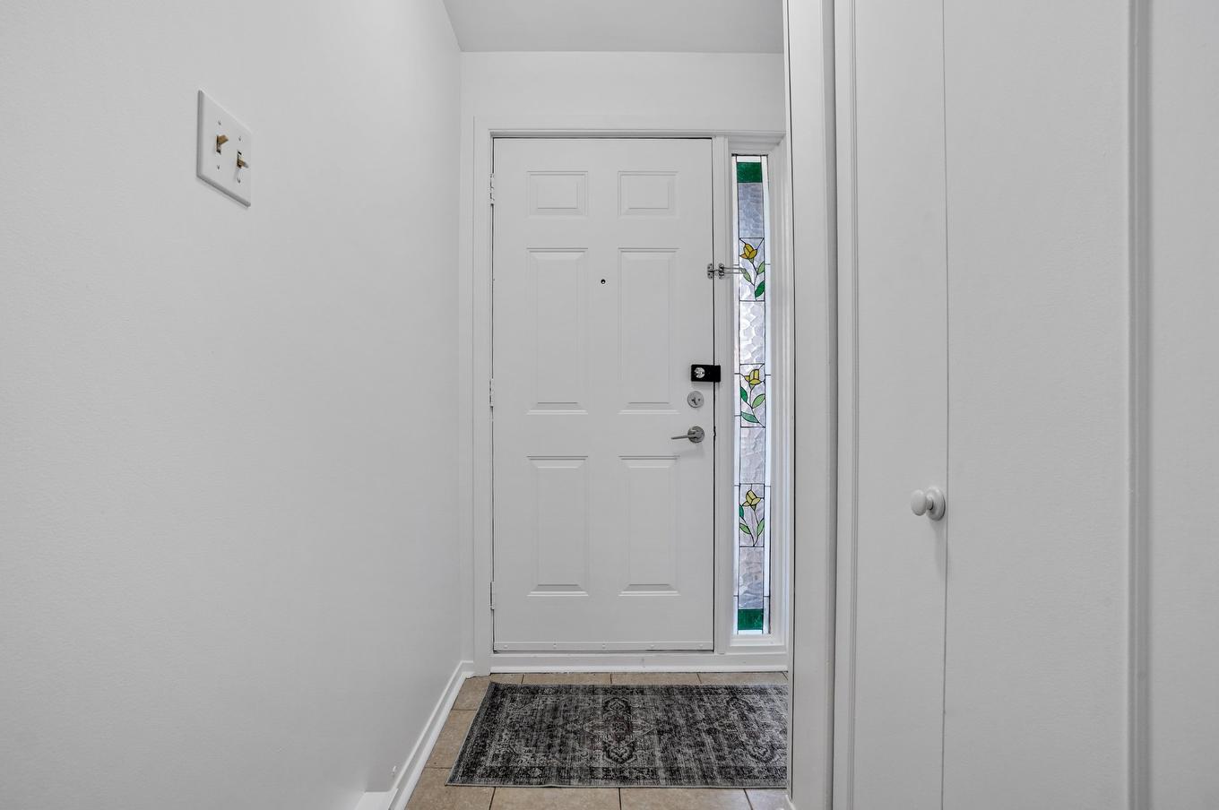 Hall d'entrée/Vestibule - 212 Rue D'Orléans, Saint-Lambert, QC - Indoor Photo Showing Other Room