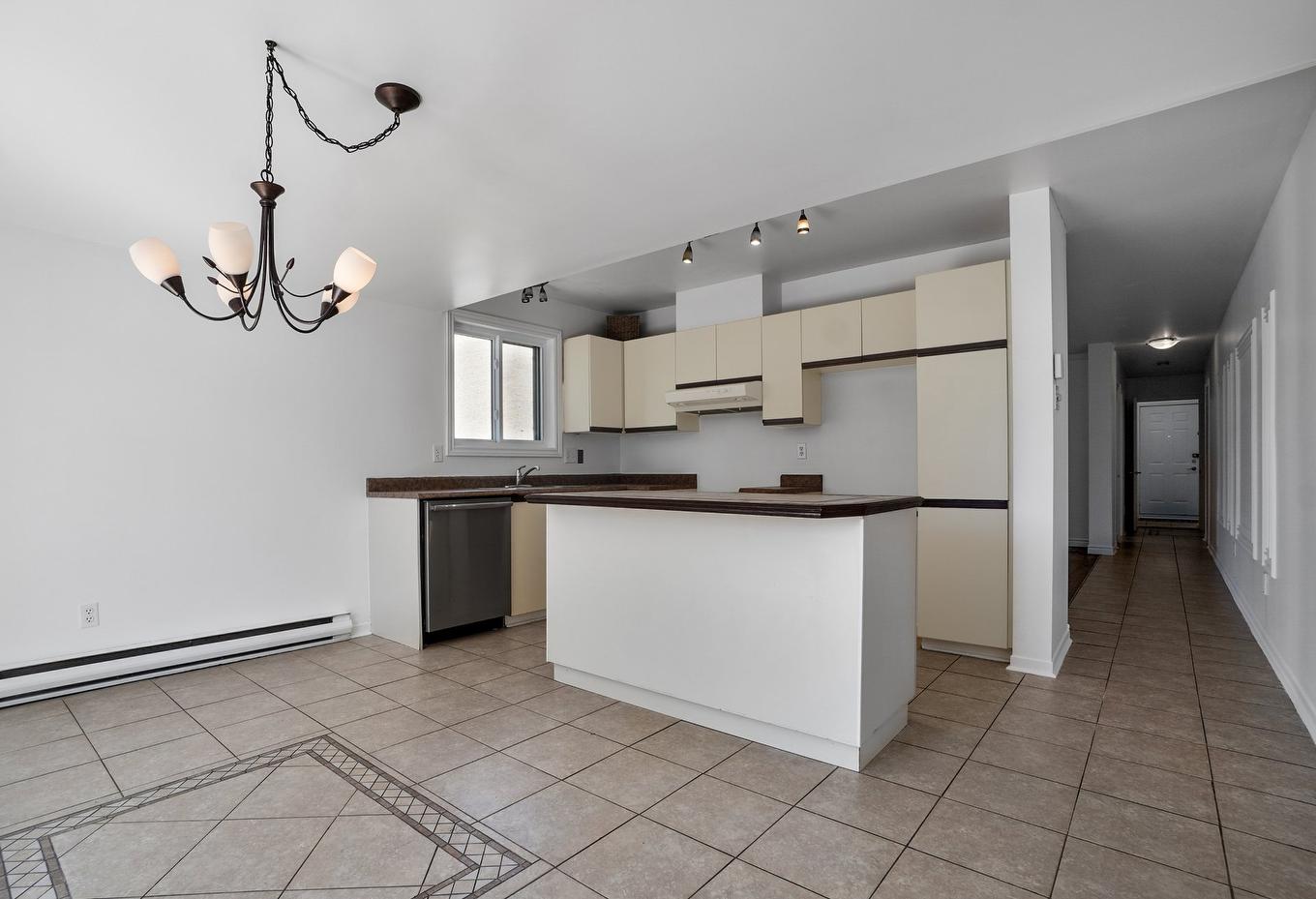 Cuisine - 212 Rue D'Orléans, Saint-Lambert, QC - Indoor Photo Showing Kitchen