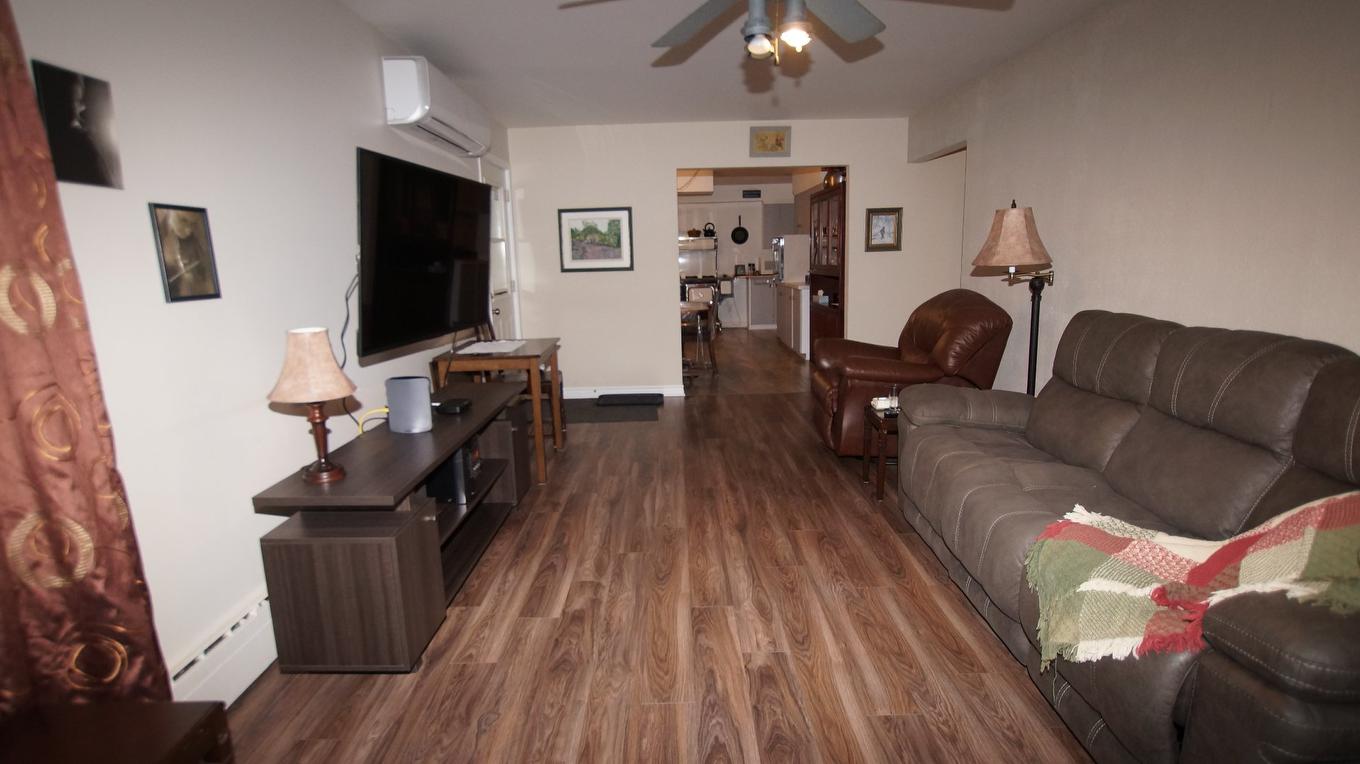 Living room - 121 - 125 4E Rang, Saint-Alphonse-Rodriguez, QC - Indoor Photo Showing Living Room