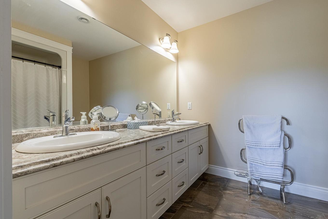 12 Ashton Street, Fairview, PE