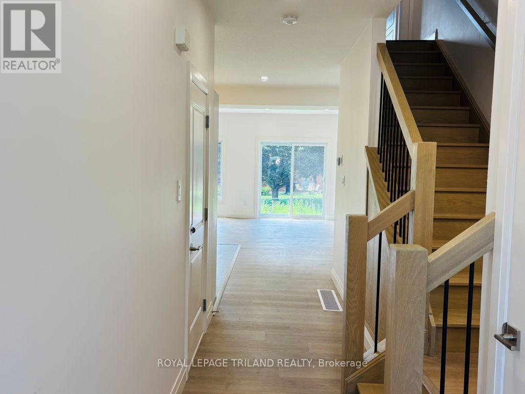 2 - 116 Fairview Avenue, St. Thomas, ON - Indoor Photo Showing Other Room