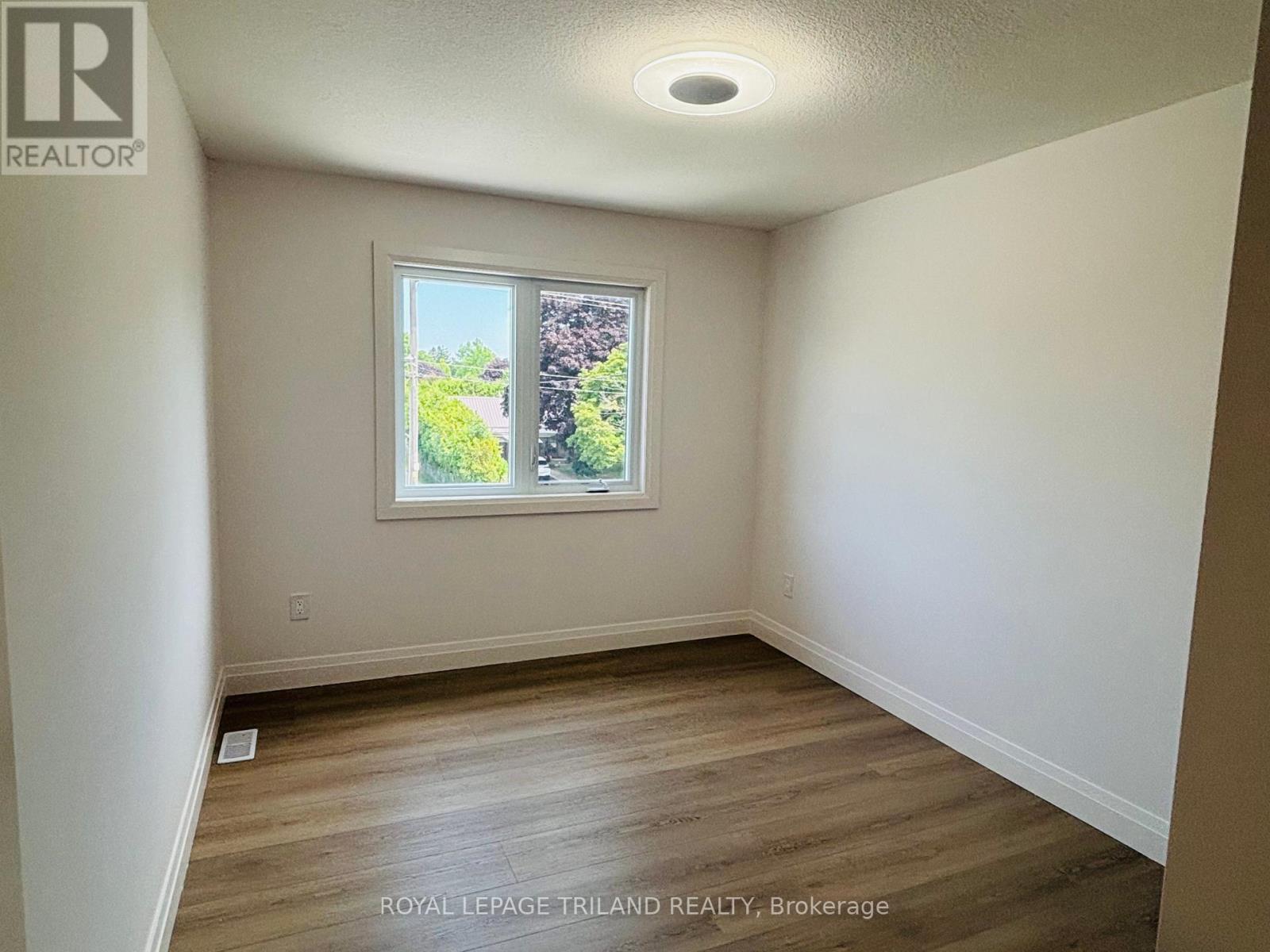 2 - 116 Fairview Avenue, St. Thomas, ON - Indoor Photo Showing Other Room